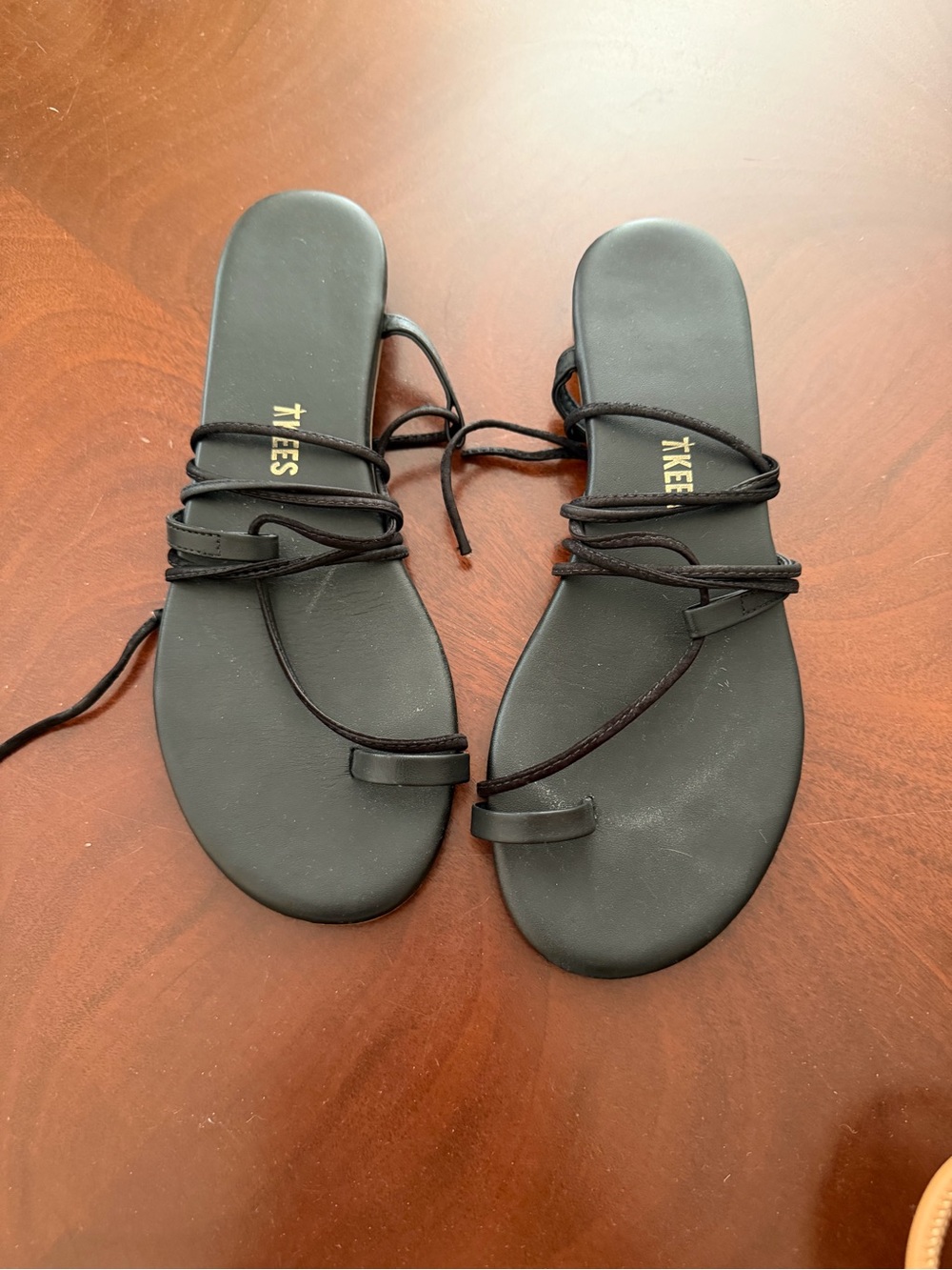 TKEES Black Wrap Toe-Loop Lace Sandals
